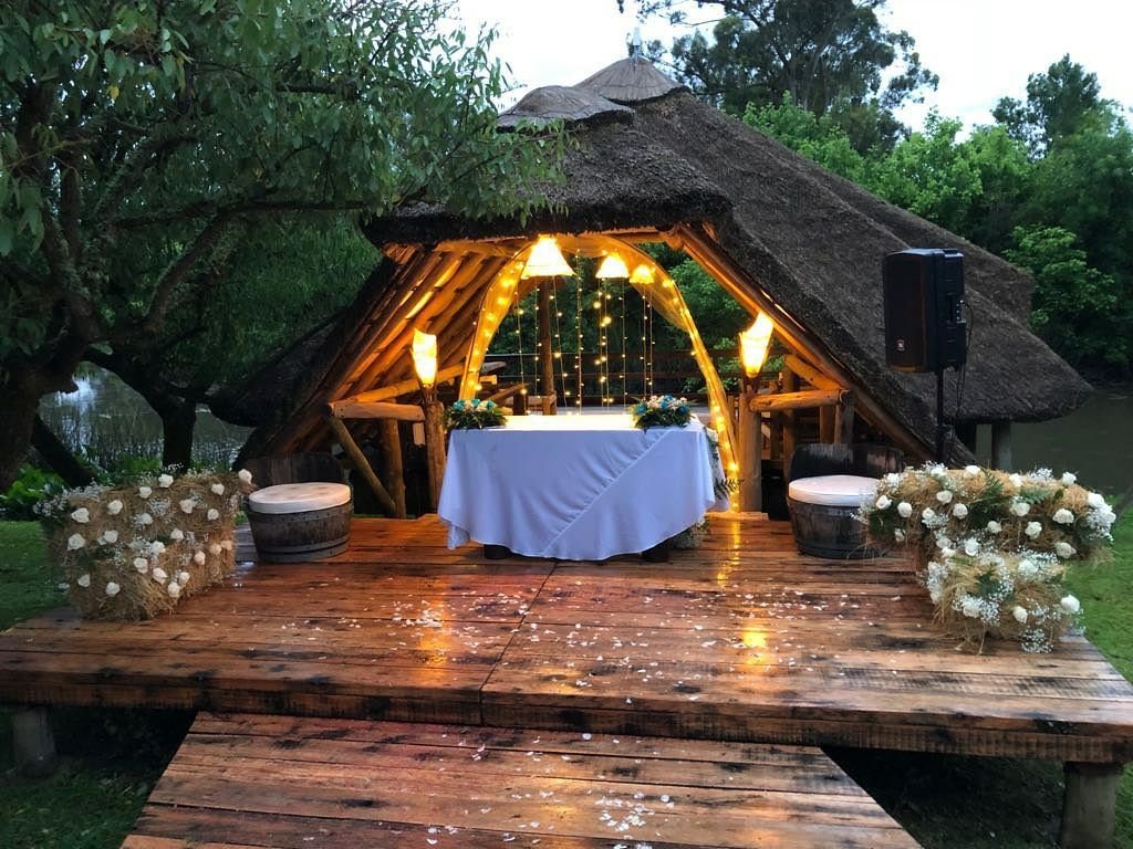 Muelle con quincho sobre el arroyo de las brujas chacra rafaella chacraeventos